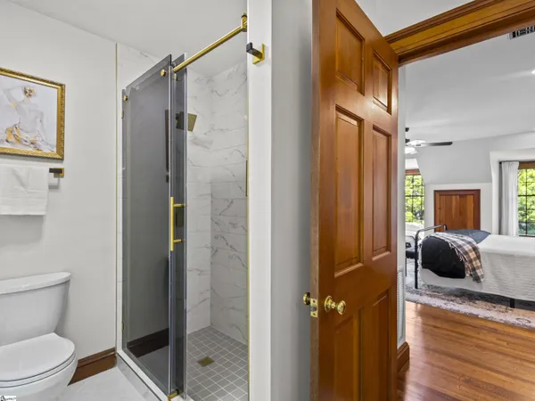 $985,000 | 15 Lake Cir Drive, Greenville, SC 29609