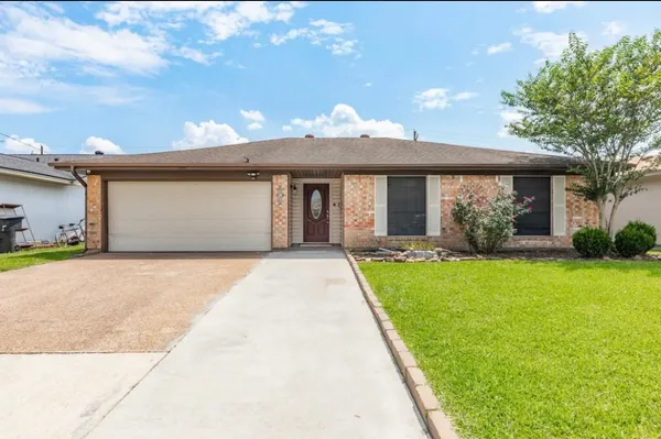 $329,000 | 215 North 37th Street, Nederland, TX 77627