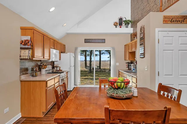 $379,900 | 302 North Canal Street, Newark, IL 60541