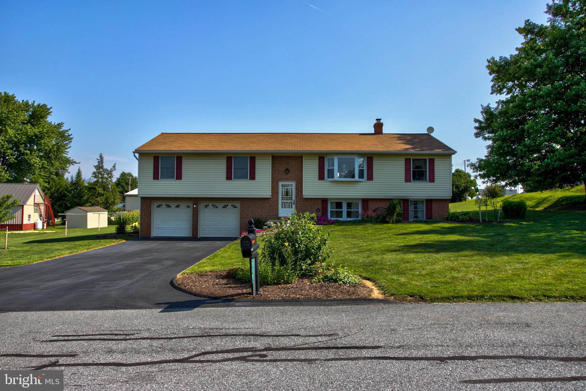 119 Sunset Road East Earl, PA 17519 - Photo 2 of 52 Gallery Image 2