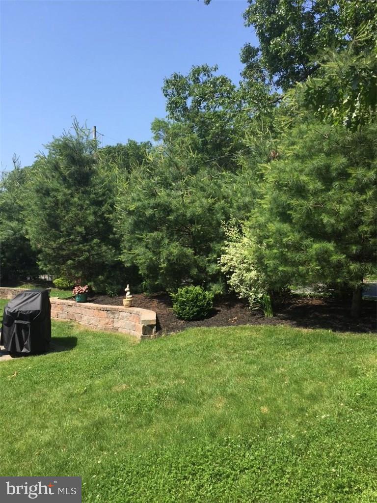 207 Joyce Court Brick, NJ 08724 - Photo 9 of 41