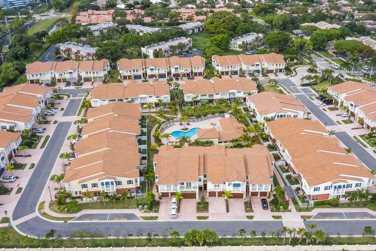 100 Northwest 69th Circle, Unit 53 Boca Raton, FL 33487 - Photo 31 of 40 031-100NW69thCir-BocaRaton-FL-small