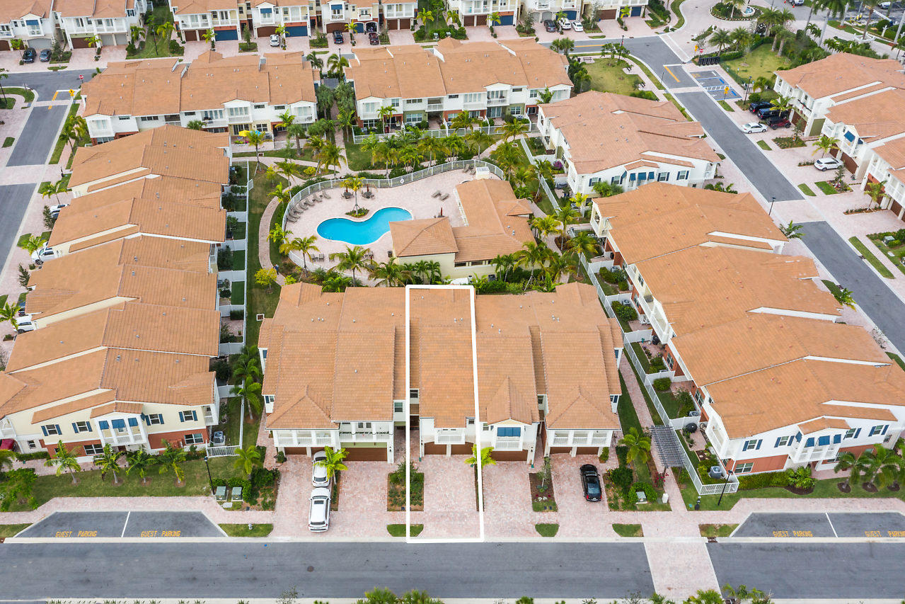 100 Northwest 69th Circle, Unit 53 Boca Raton, FL 33487 - Photo 33 of 40 033-100NW69thCir-BocaRaton-FL-small