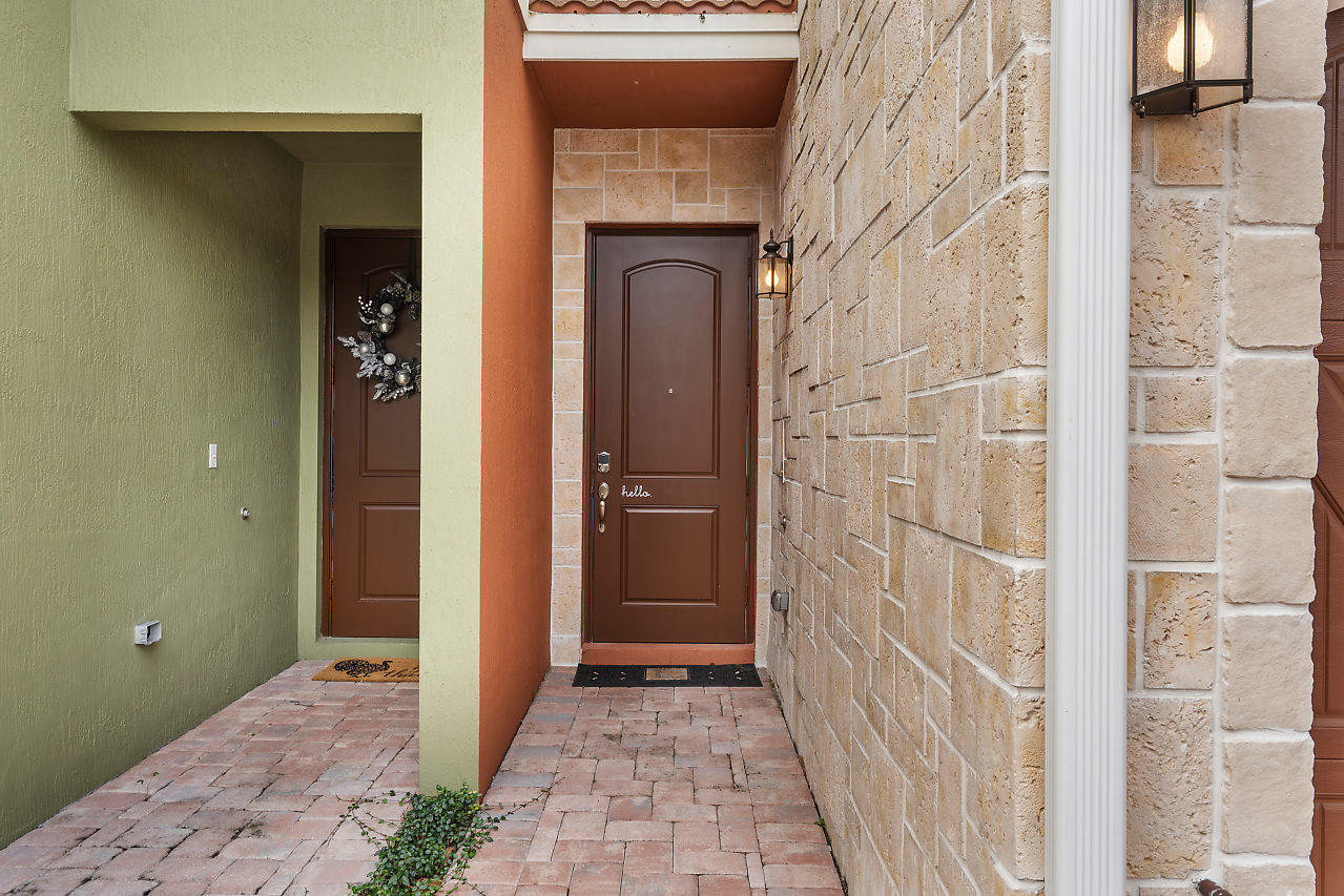 100 Northwest 69th Circle, Unit 53 Boca Raton, FL 33487 - Photo 4 of 40 Front door