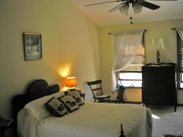 190 West Butternut Road Hellertown, PA 18055 - Photo 18 of 27