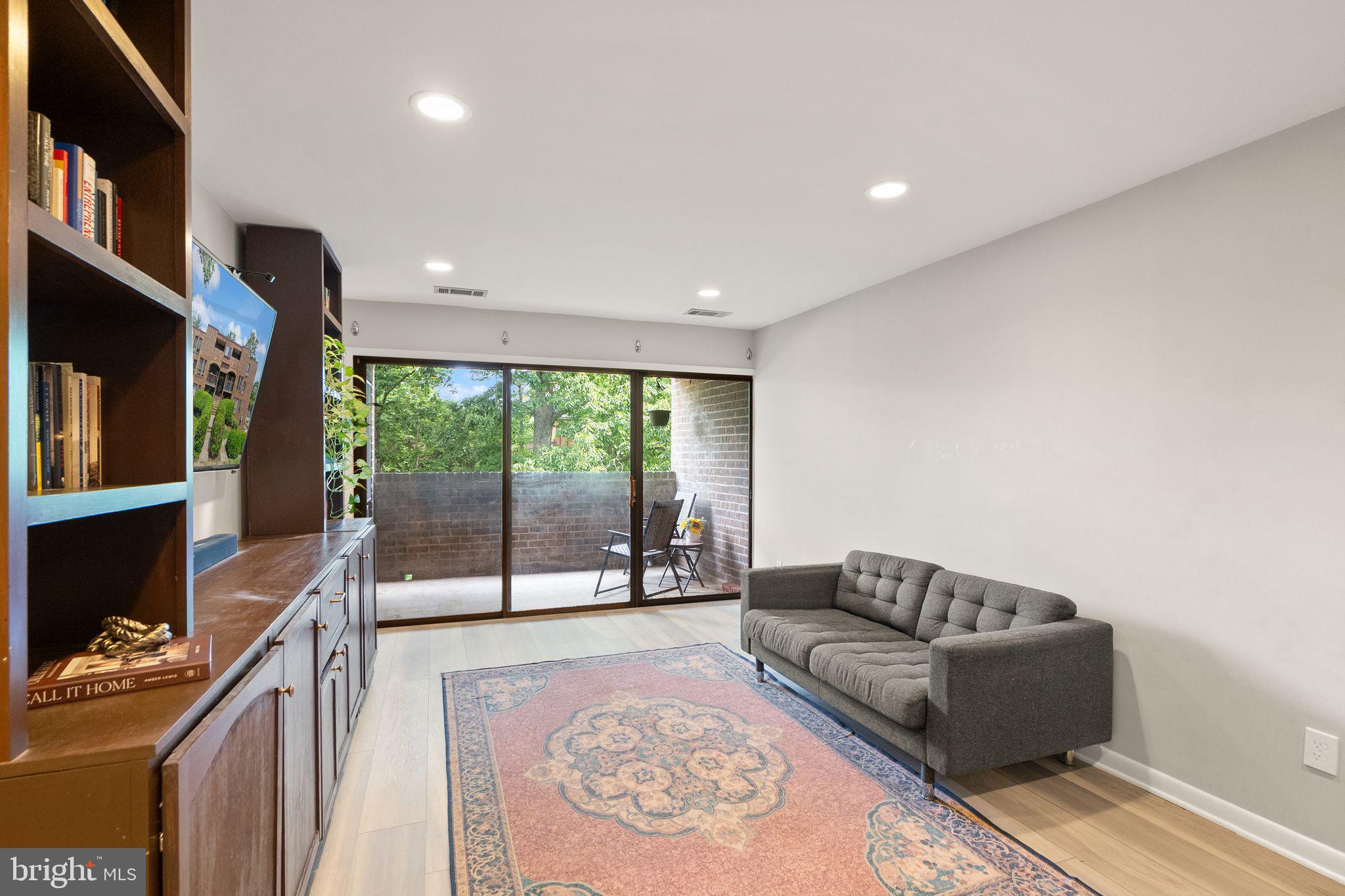 11200 Chestnut Grove Square, Unit 302 Reston, VA 20190 - Photo 5 of 26