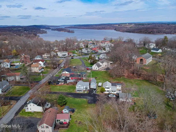 $359,900 | 28 Hollister Street, Coxsackie, NY 12051