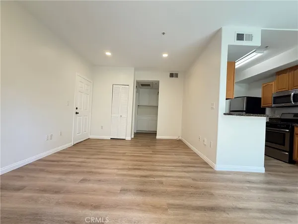 $2,700 | 300 East Providencia Avenue, Unit 111, Burbank, CA 91502