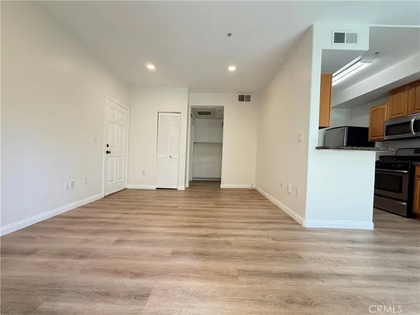 $2,700 | 300 East Providencia Avenue, Unit 111, Burbank, CA 91502