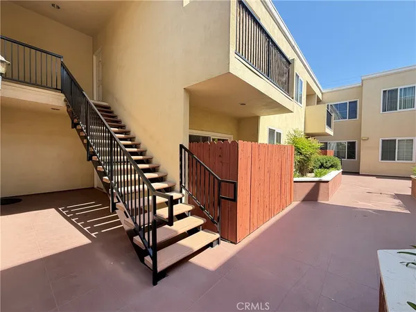 $2,700 | 300 East Providencia Avenue, Unit 111, Burbank, CA 91502