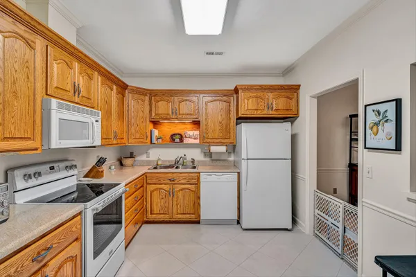 $294,500 | 3050 McVitty Forest Drive, Unit 106, Roanoke, VA 24018