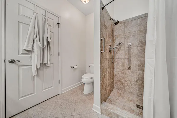 $294,500 | 3050 McVitty Forest Drive, Unit 106, Roanoke, VA 24018
