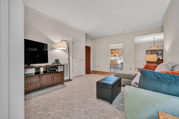 $294,500 | 3050 McVitty Forest Drive, Unit 106, Roanoke, VA 24018