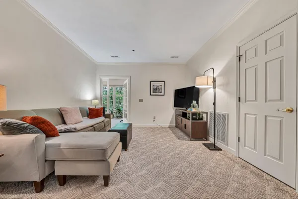 $294,500 | 3050 McVitty Forest Drive, Unit 106, Roanoke, VA 24018