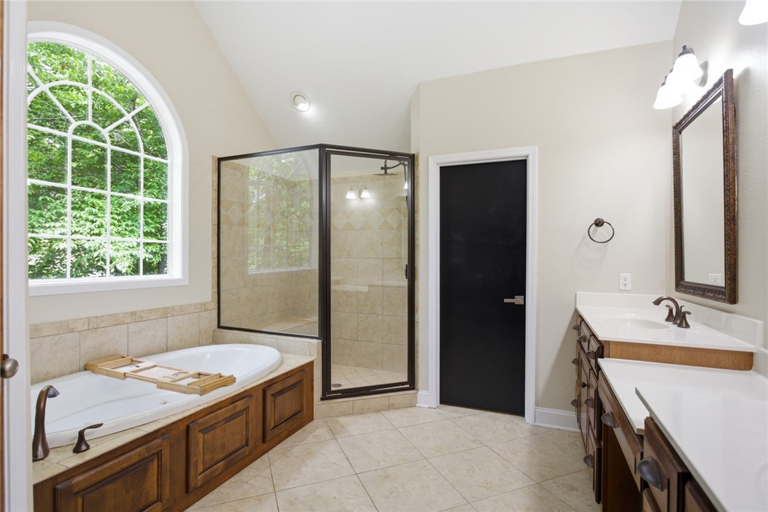 207 Devonhurst Drive Seneca, SC 29678 - Photo 20 of 50 Primary Bathroom with Dual Vanities