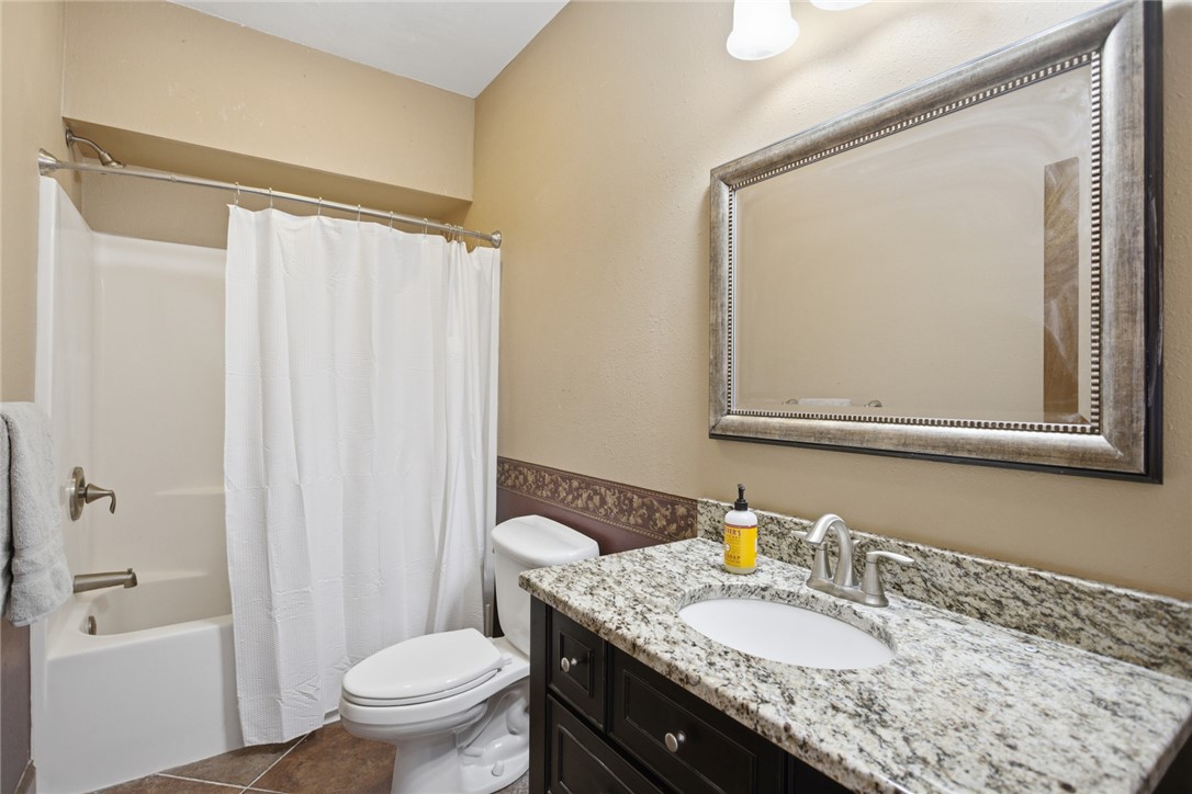 207 Devonhurst Drive Seneca, SC 29678 - Photo 34 of 50 Full Bathroom in Basement