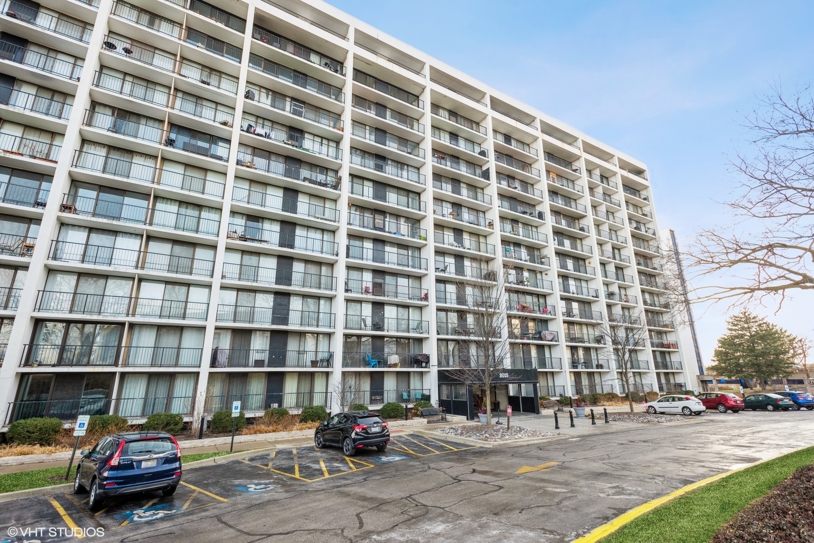 2015 South Finley Road, Unit 403 Lombard, IL 60148 - Photo 1 of 19 a building view