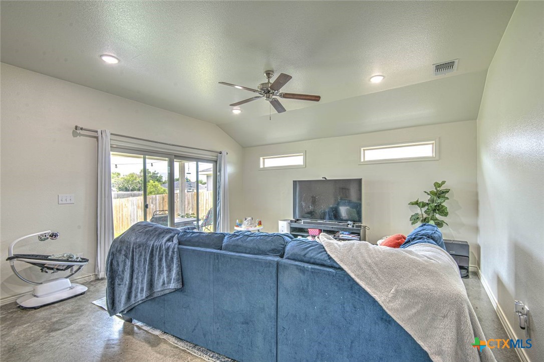 810 Cilantro Road Temple, TX 76501 - Photo 4 of 27