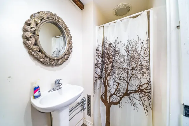 $625,000 | 5677 Main Street, Waitsfield, VT 05673