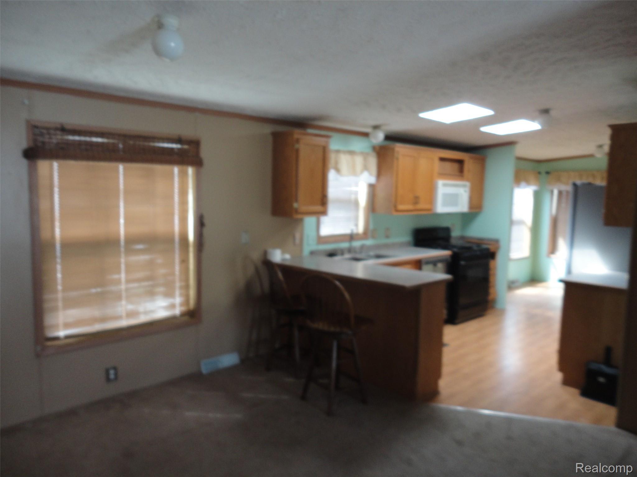 3954 Ryans Ridge Monroe, MI 48161 - Photo 17 of 28 Kitchen