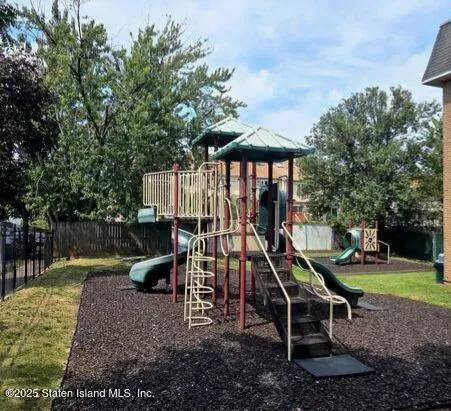 $271,999 | 400 Maryland Avenue, Unit 3B | Rosebank