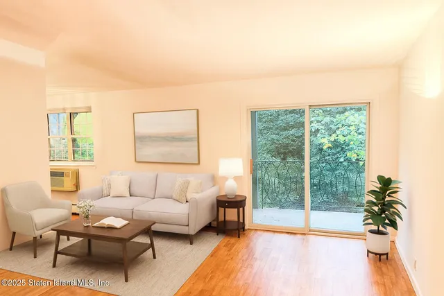 $271,999 | 400 Maryland Avenue, Unit 3B | Rosebank