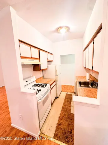 $271,999 | 400 Maryland Avenue, Unit 3B | Rosebank