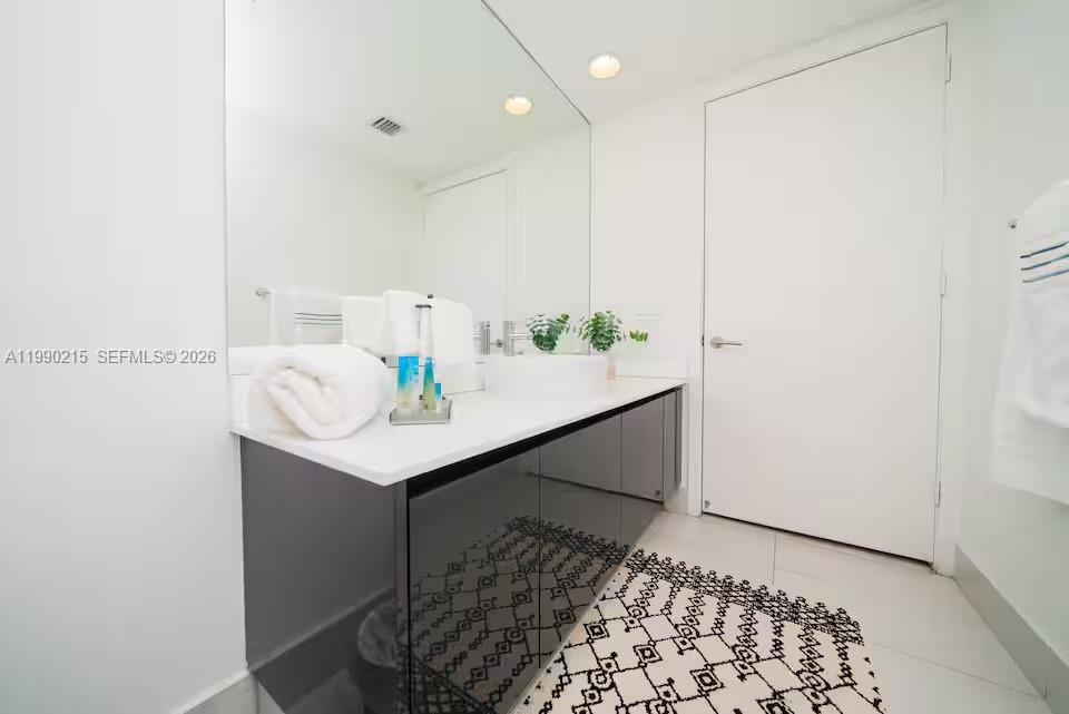 31 Southwest 6th Street, Unit 301 Miami, FL 33130 - Photo 19 of 35 Bathroom 1