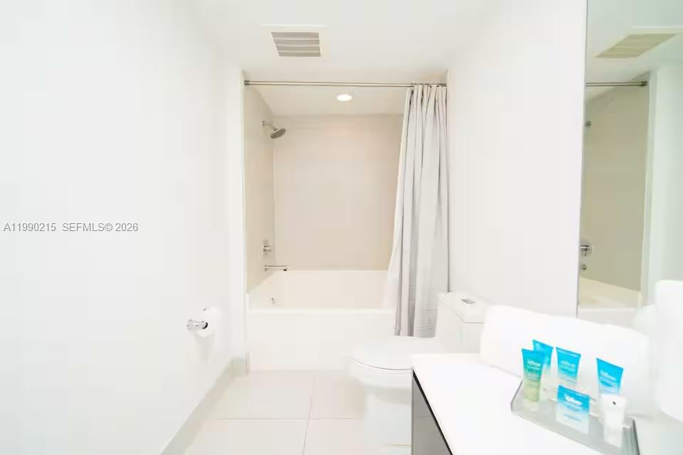 31 Southwest 6th Street, Unit 301 Miami, FL 33130 - Photo 20 of 35 Bathroom 1