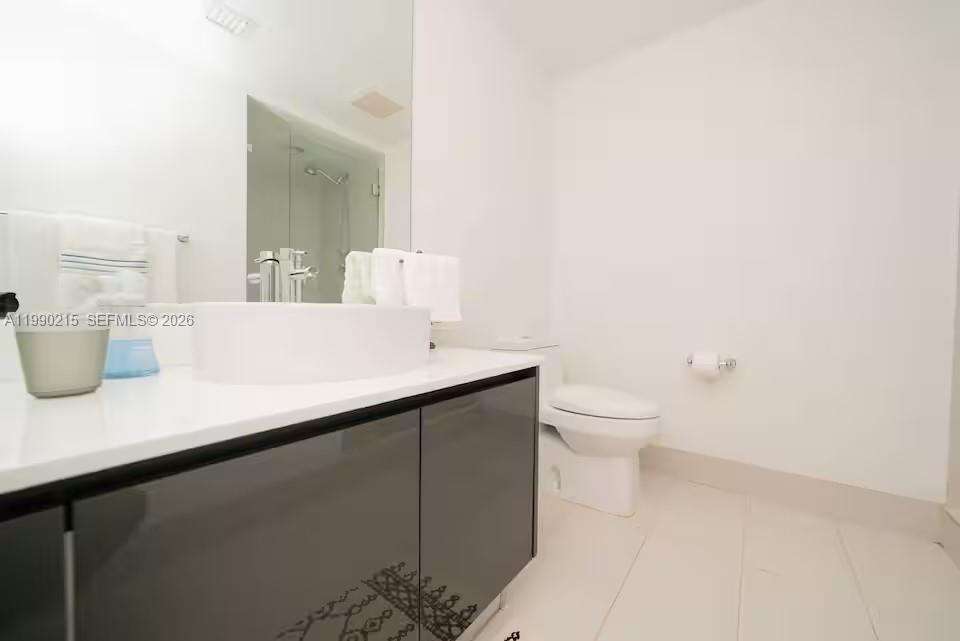 31 Southwest 6th Street, Unit 301 Miami, FL 33130 - Photo 27 of 35 Bathroom 2