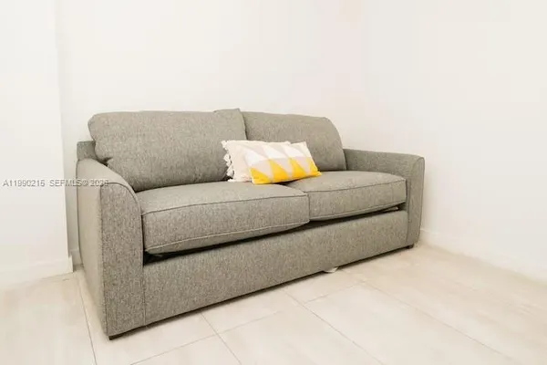 $5,450 | 31 Southwest 6th Street, Unit 301, Miami, FL 33130