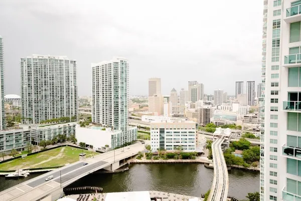 $5,450 | 31 Southwest 6th Street, Unit 301, Miami, FL 33130