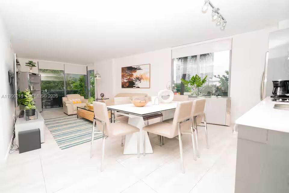 31 Southwest 6th Street, Unit 301 Miami, FL 33130 - Photo 5 of 35 Entry View