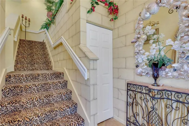 a view of entryway with a front door