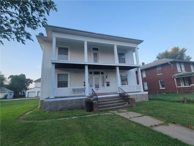 $307,000 | 210 Illinois Avenue, St. Joseph, MO 64504