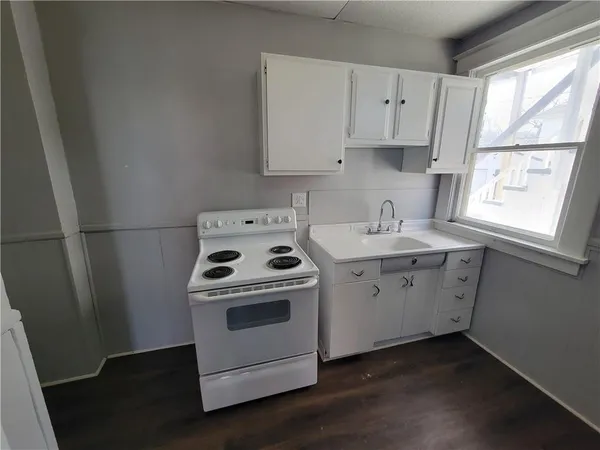 $306,000 | 210 Illinois Avenue, St. Joseph, MO 64504