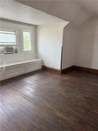 $306,000 | 210 Illinois Avenue, St. Joseph, MO 64504