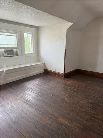 $307,000 | 210 Illinois Avenue, St. Joseph, MO 64504