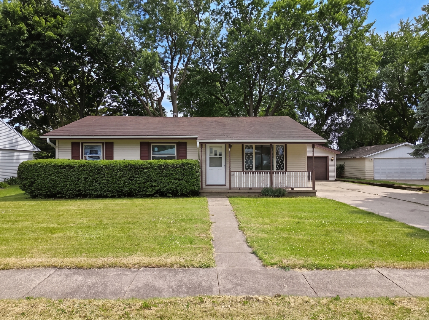 400 Phyllis Avenue Rochelle, IL 61068 - Photo 1 of 21
