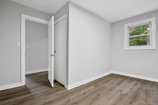 $379,999 | 7 Candle Hill Road, New Fairfield, CT 06812