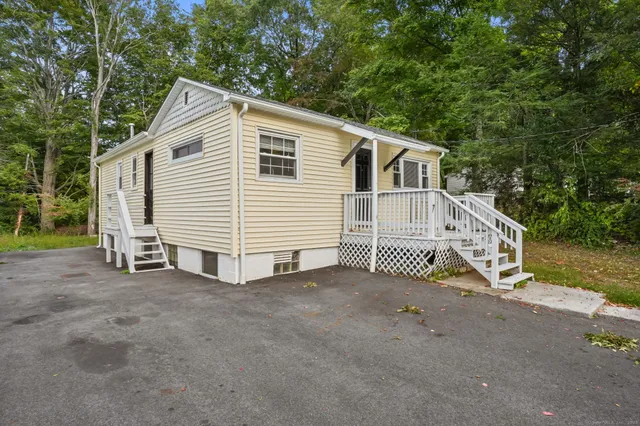 $379,999 | 7 Candle Hill Road, New Fairfield, CT 06812