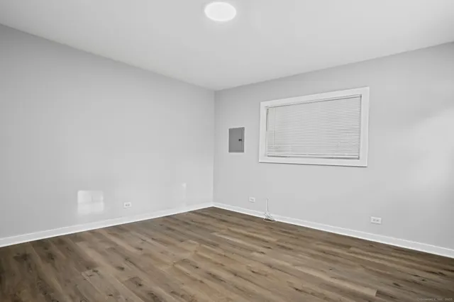 $379,999 | 7 Candle Hill Road, New Fairfield, CT 06812