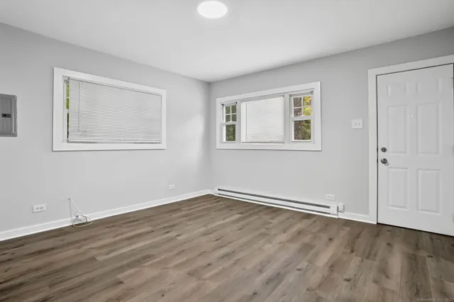 $379,999 | 7 Candle Hill Road, New Fairfield, CT 06812