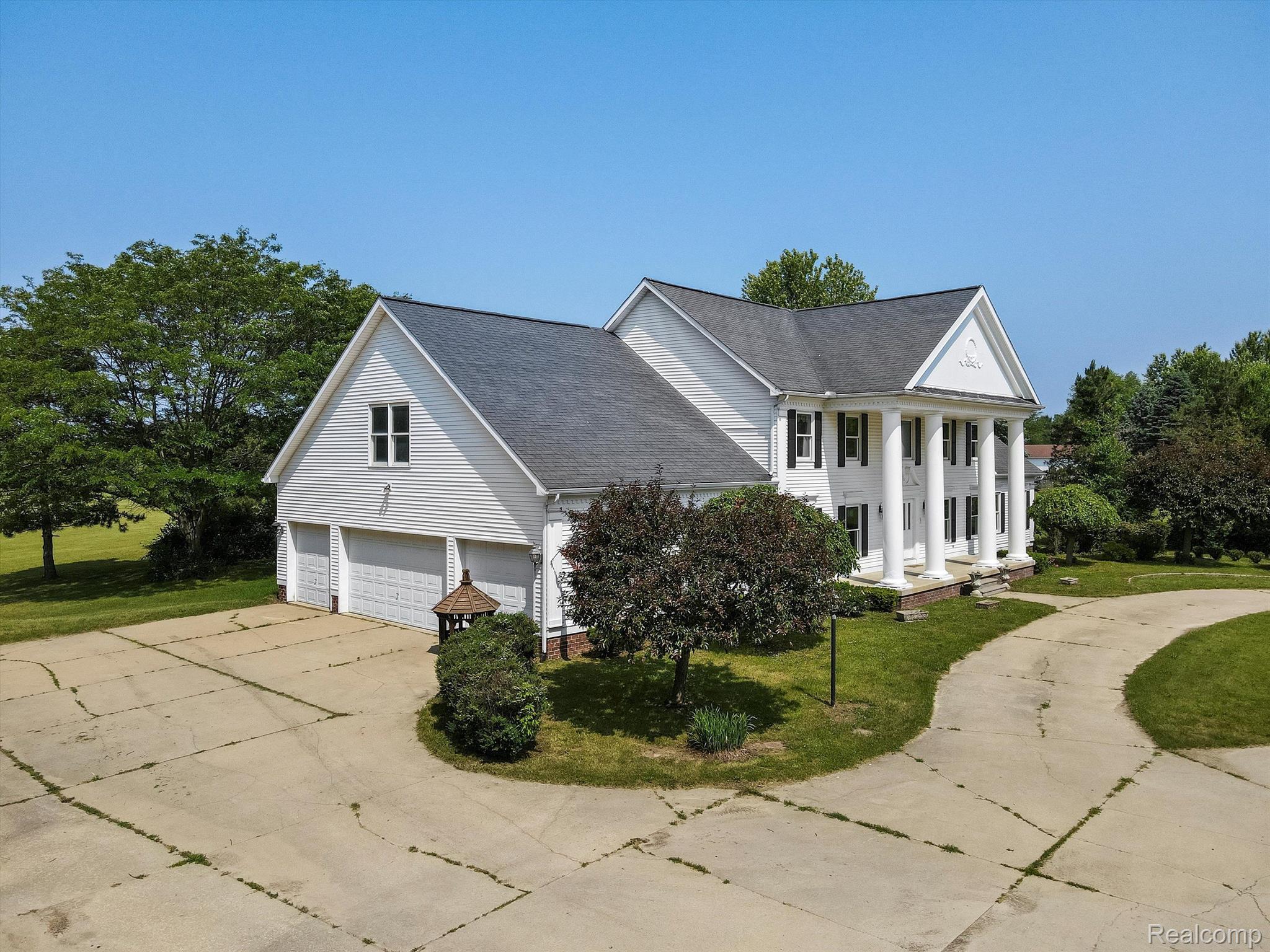 1693 Townsend Road Leonard, MI 48367 - Photo 4 of 38 Gallery Image 4