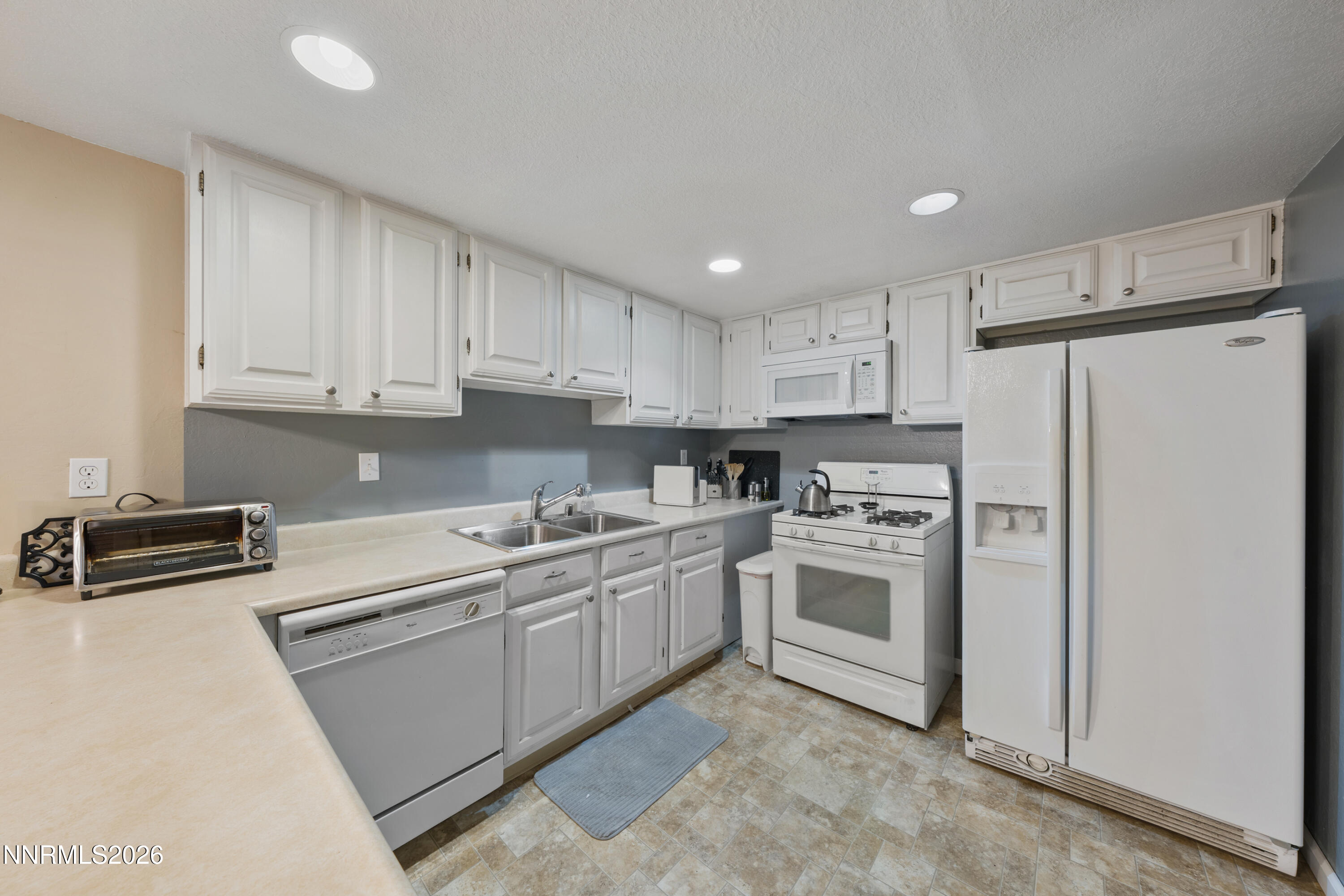 2300 Dickerson Road, Unit 26 Reno, NV 89503 - Photo 10 of 43 A7V06424