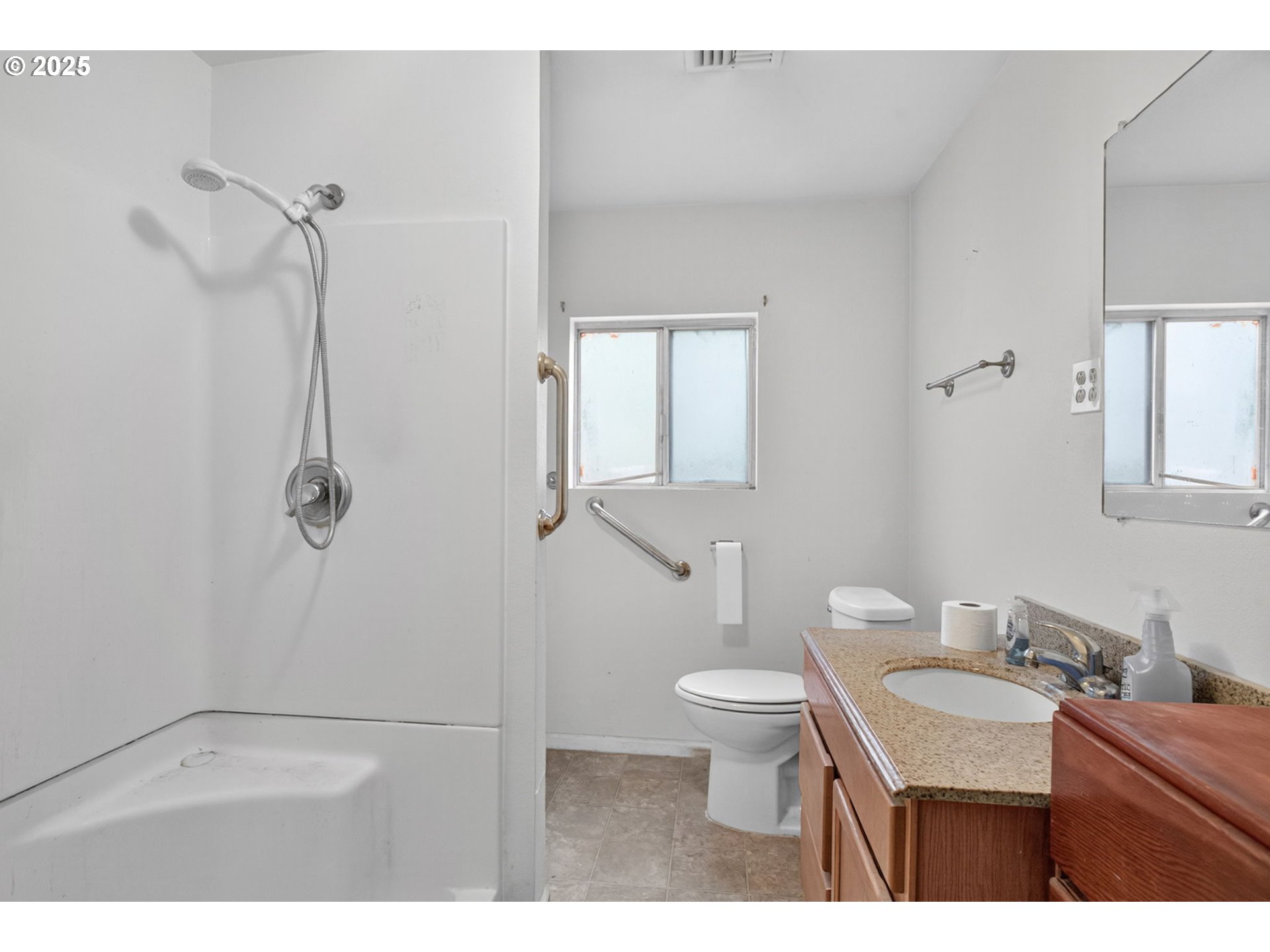 4916 E Street Springfield, OR 97478 - Photo 14 of 32