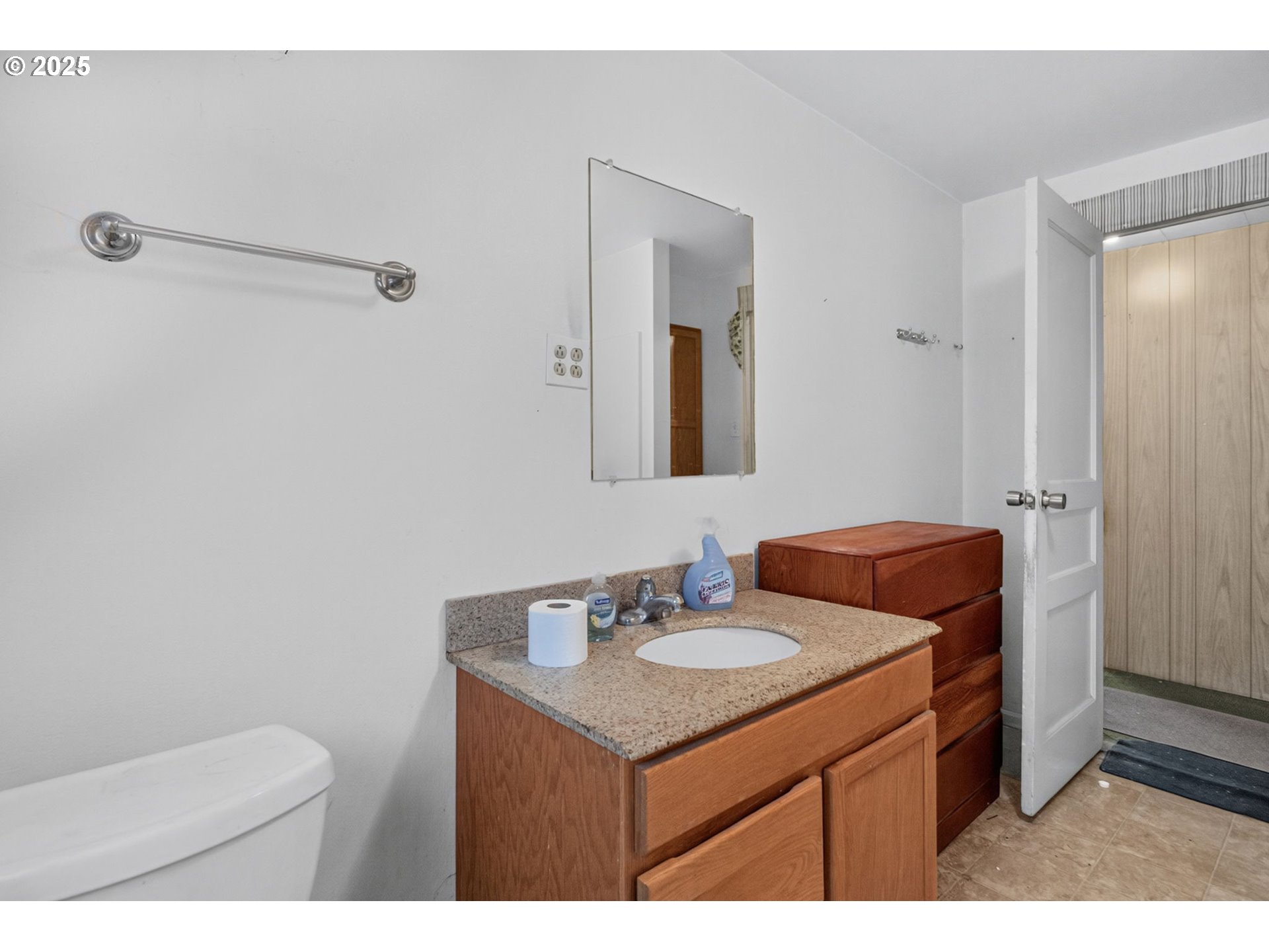 4916 E Street Springfield, OR 97478 - Photo 15 of 32