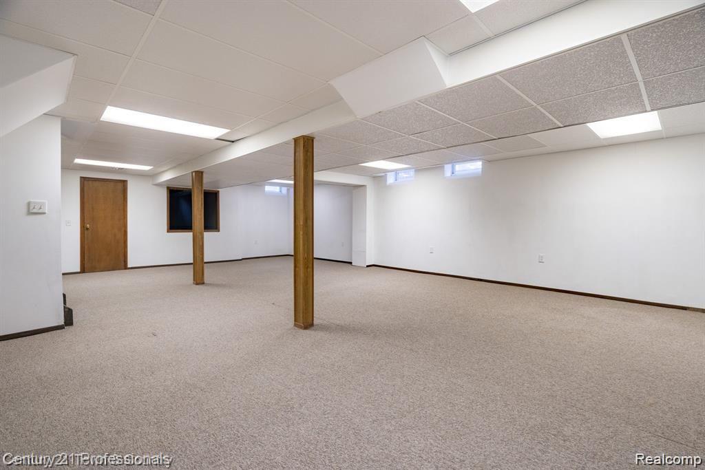 1275 Cobridge Drive Rochester, MI 48306 - Photo 31 of 39 31-web-or-mls-1275-Cobridge-Dr-31.jpg
