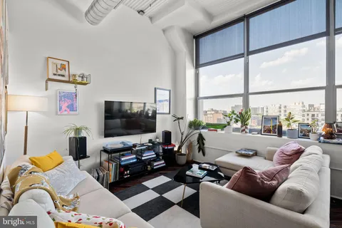 $550,000 | 2200-28 Arch Street, Unit 804, Philadelphia, PA 19103