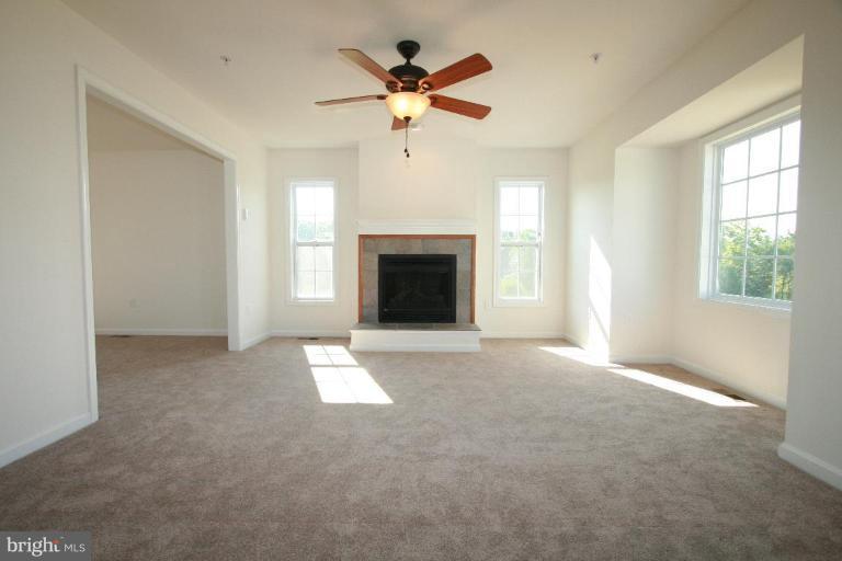 11123 Daysville Road Frederick, MD 21701 - Photo 6 of 10 Family Room